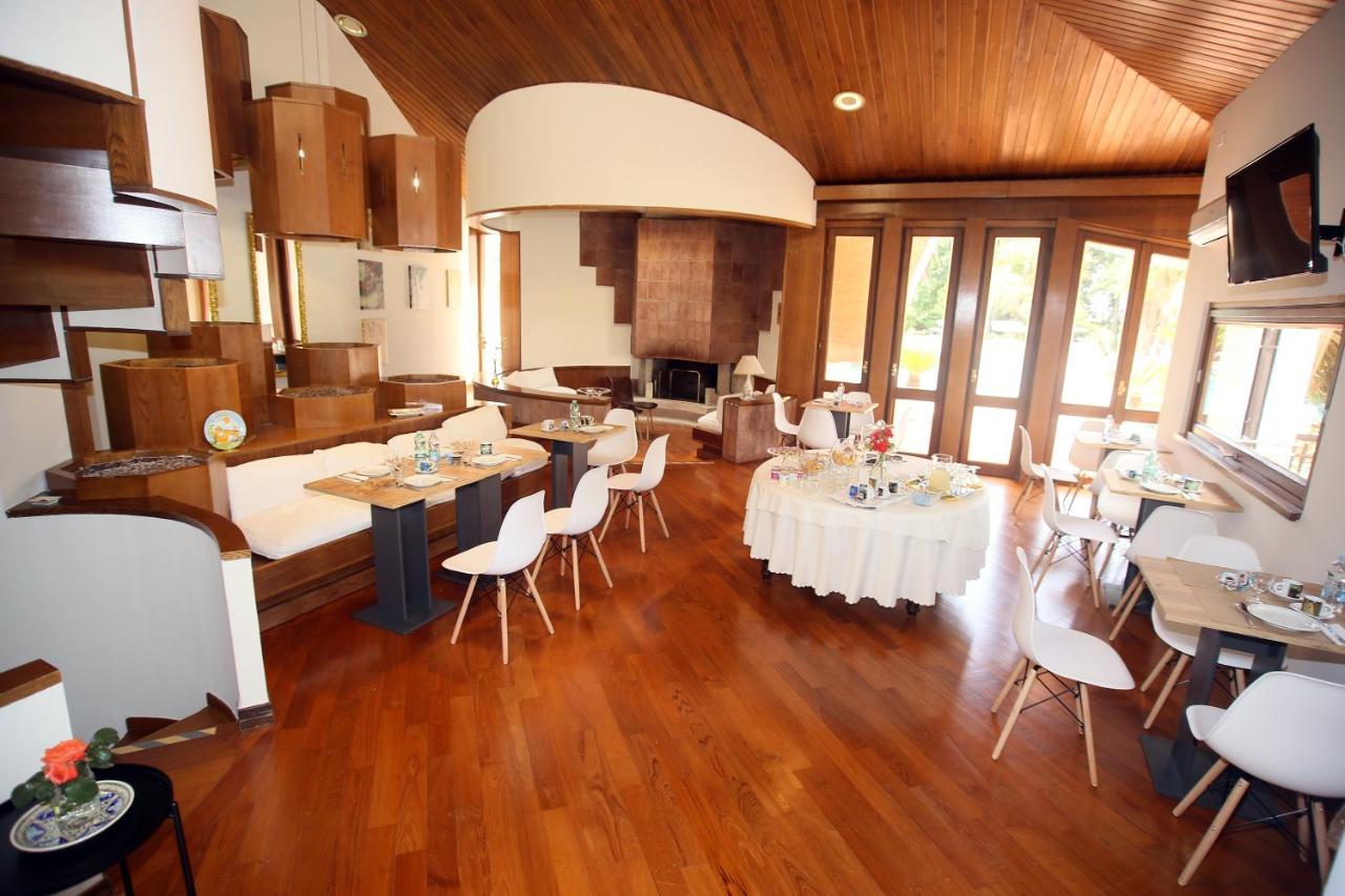 Paradise Suite Latina Exterior foto